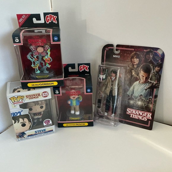 Stranger Things Collectible Figures Set-4 Pieces - Picture 1 of 5